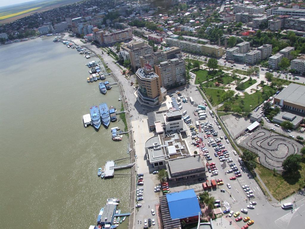 Hotel Esplanada Тулча Экстерьер фото